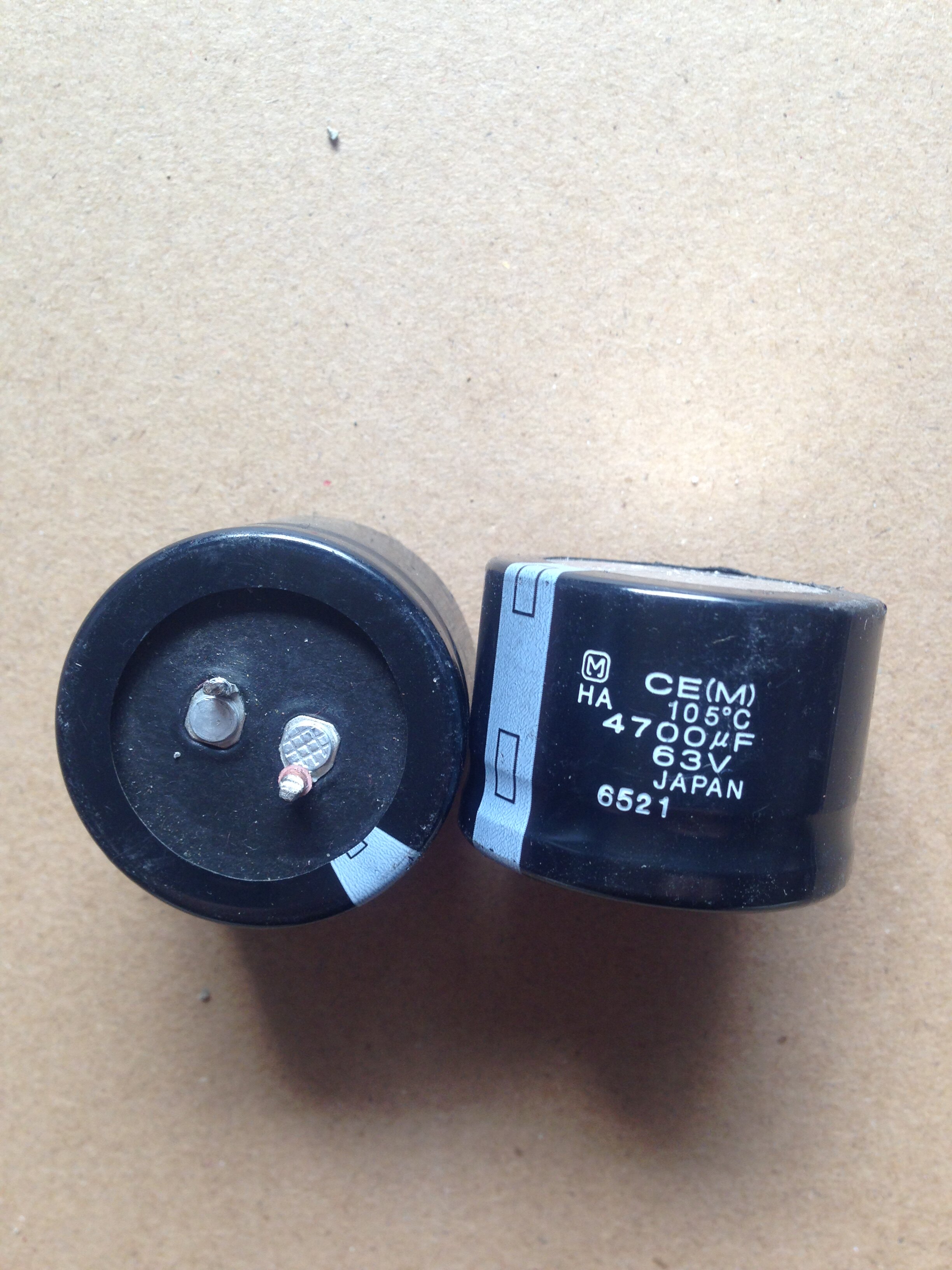 Original disassembly Panasonic 63V4700UF 35*25 fever audio audio filter electrolytic capacitor