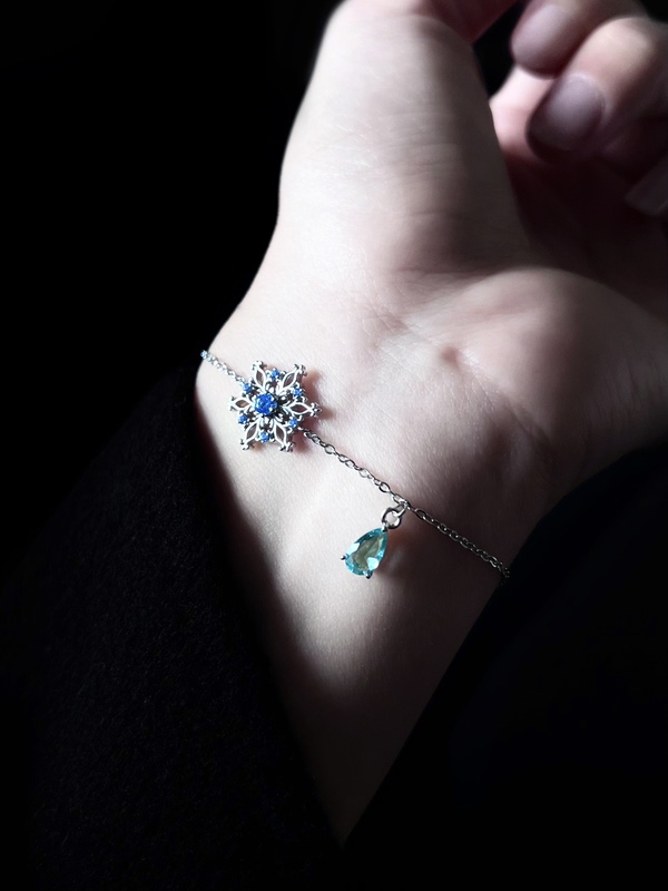 Chiboti「Northern Snow Forest」S925 Sterling Silver Ice Flower Snowflake Zircon Bracelet Chiboti「Northern Snow Forest」S925 Sterling Silver Ice Flower Snowflake Zircon Bracelet