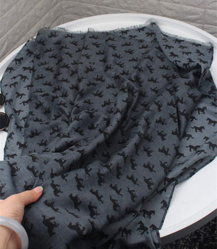 European and American style horse pattern spring, autumn and winter thin scarf men and women with a long version of the personality of cotton and linen scarf decoration