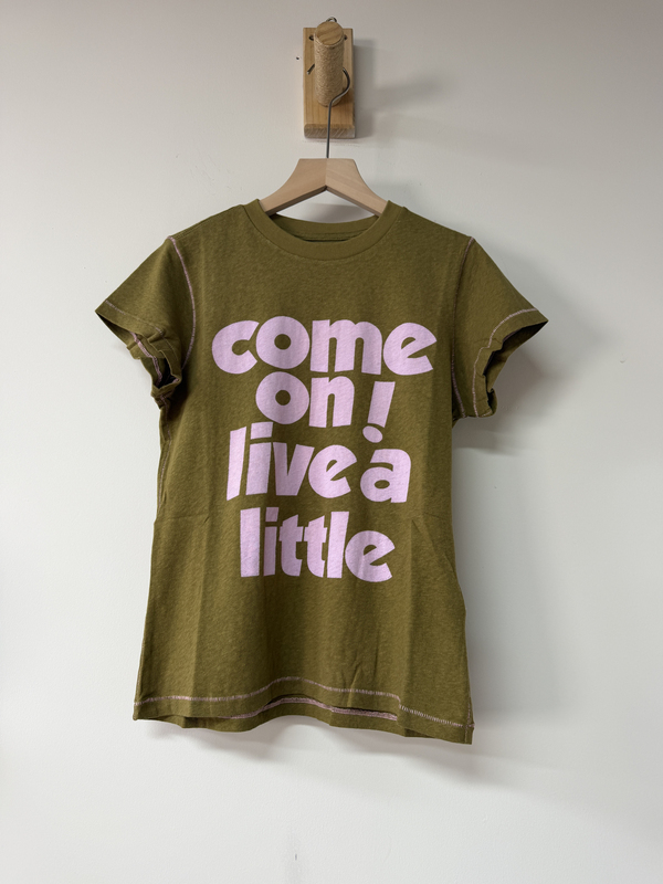 Yuan Linen-Cotton Material, Niche Design with Contrasting Color Letter Print on the Front, Short-Sleeved Slim-Fit T-Shirt Yuan Linen-Cotton Material, Niche Design with Contrasting Color Letter Print on the Front, Short-Sleeved Slim-Fit T-Shirt