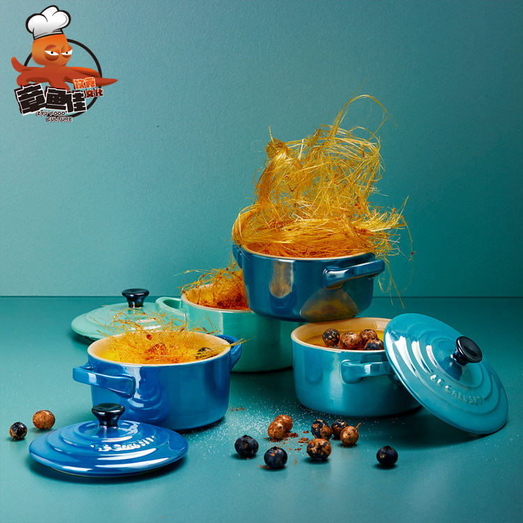 German purchasing LeCreuset cool Chrome Baking Pot ceramic with lid jar Small bowl 10cm Steamed Grilled Metal Pearlescent