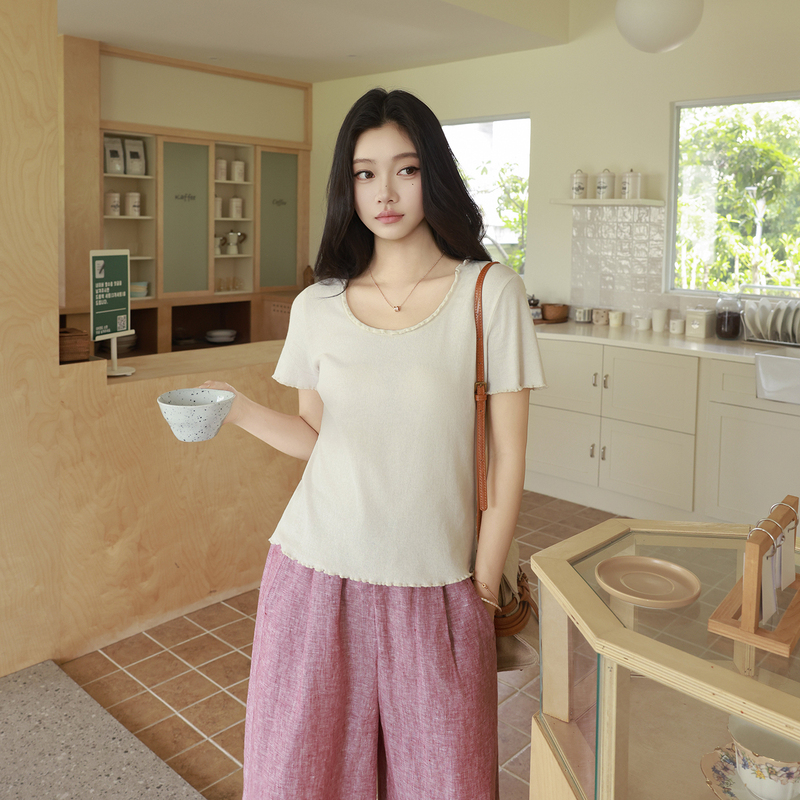 Me Lao Yang's Organic Cotton T-Shirt with Ruffled Edges, Relaxed Fit, Minimalist, Breathable, Slimming, Versatile, Casual Short-Sleeve T-Shirt