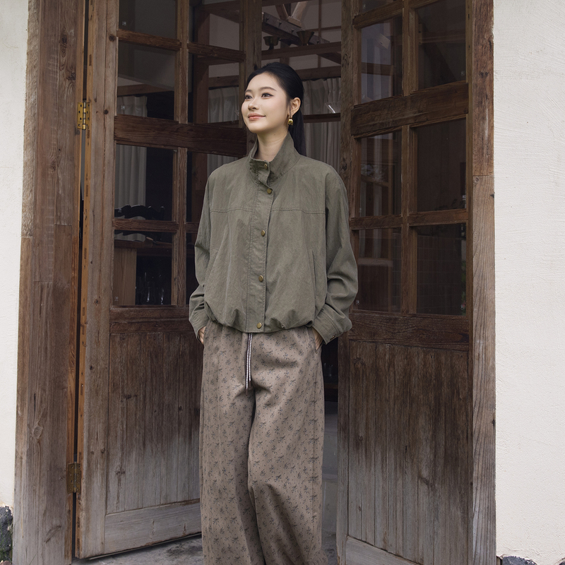 Me Lao Yang's Clothing Chiffon Jacket with Tencel Texture, Stand Collar, Breathable, Slimming, Fashionable, Versatile Workwear Jacket