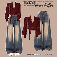 Красный свитер