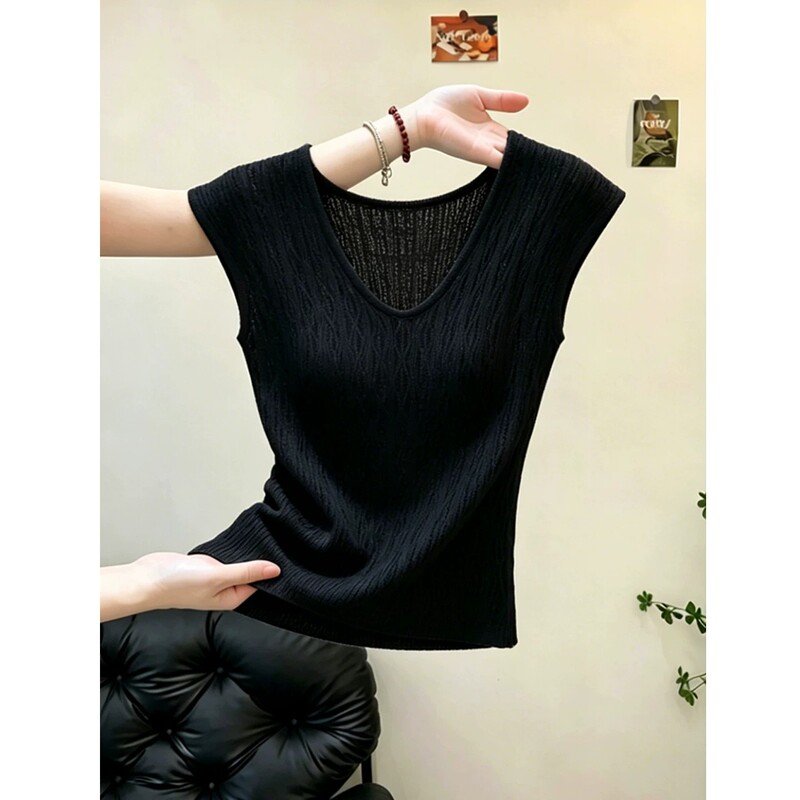 Minimalist Style Black V-Neck Sleeveless Knit Top for Petite Figures, Summer Casual Versatile Slim-Fit Pullover