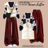 Белый жилет, синий свитер, красные штаны, комплект