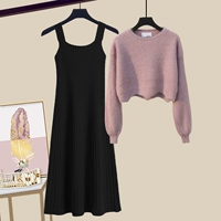 Розовый свитер, черное платье-комбинация