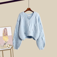 1622#Голубой свитер