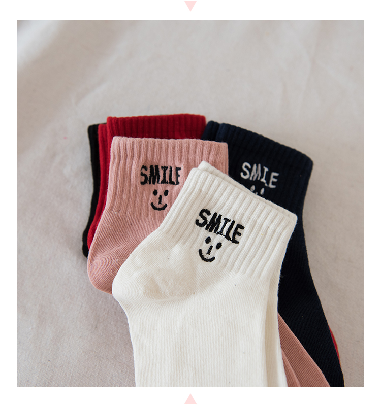 Cửa hàng nhỏ thư cười nụ cười thêu ống mùa thu và mùa đông vớ cotton hoang dã tất cao cổ nam