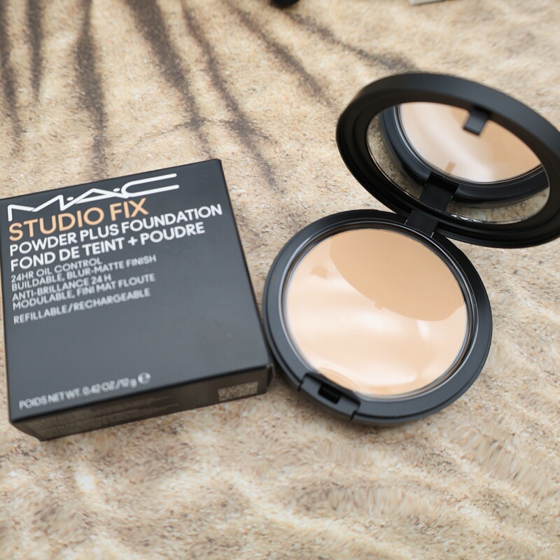 New Products in Stock~ Mac/Charming Flawless Black Powder Compact for Oily Skin, Setting Powder, Touch-Up, Concealer, Delicate and Non-Cakey