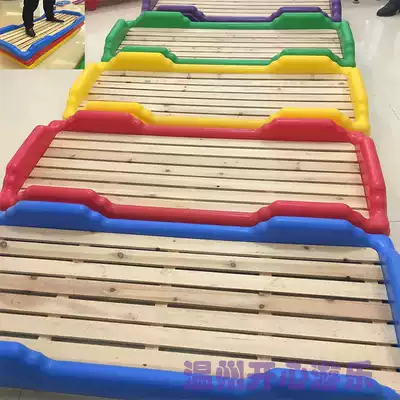 Kindergarten special treasure bed bed Children's bed thick plastic bed folding full plastic bed lunch break stacked rolling plastic bed