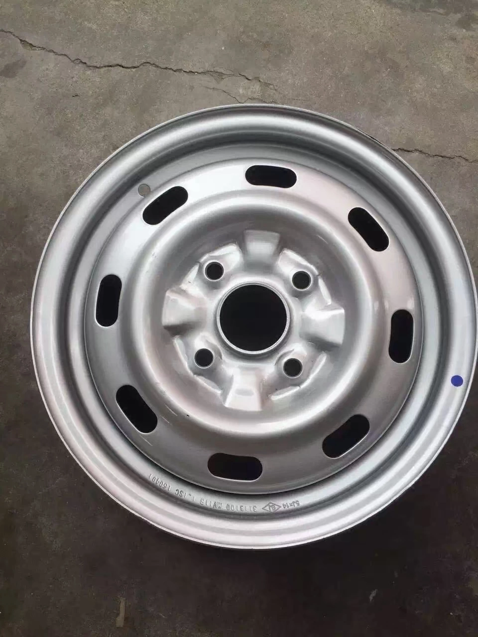 Xe tải bán tải siêu nhỏ Hyundai Nanjun Ruiyi MV11 Tứ Xuyên 5JX14 Thép lưu vực bánh xe Hub 4 lỗ 5 lỗ - Rim