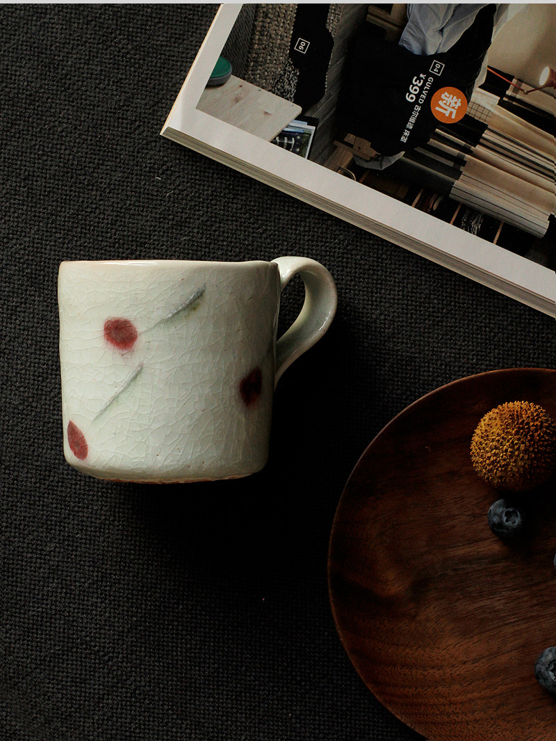 Zhuo kitten Japan imported Shigaraku burning retro ceramic hand-made cherry personality mug milk coffee cup