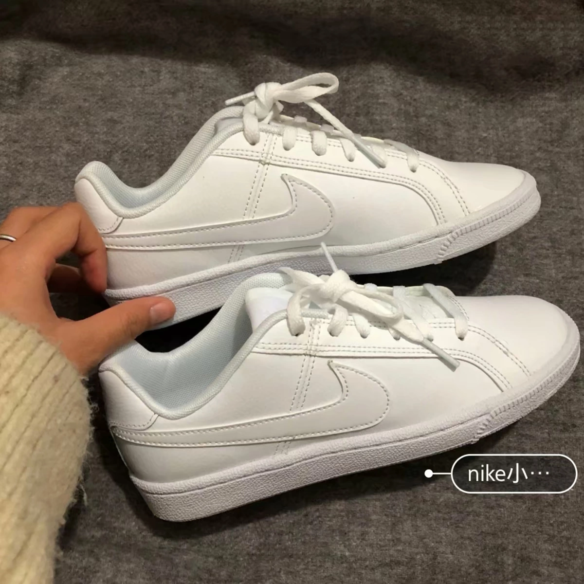 Cửa hàng Badass Giày nữ NIKE Giày nữ nhỏ màu trắng Giày đế thấp Giày đế thấp hoang dã 454256 - Dép / giày thường