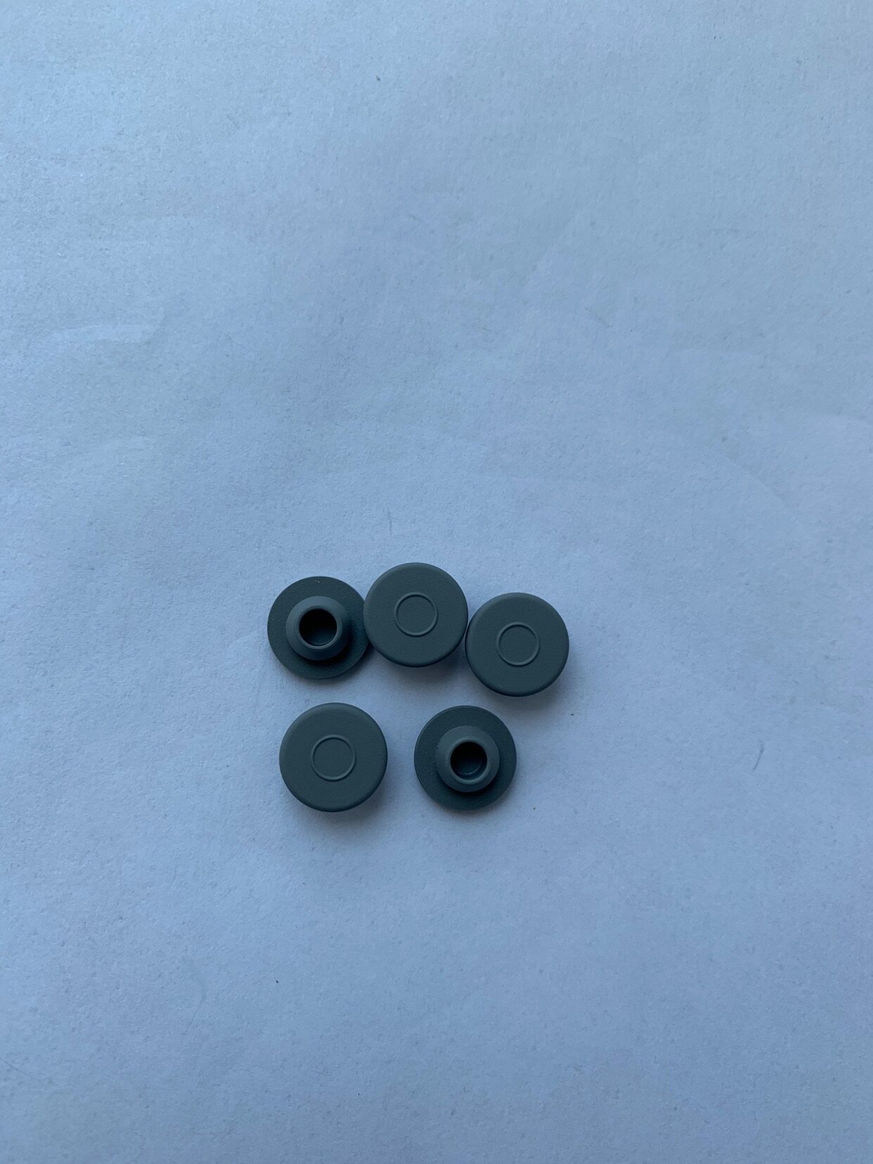 Butyl rubber stopper for 13mm flat mouth rubber stopper small diameter glass bottle