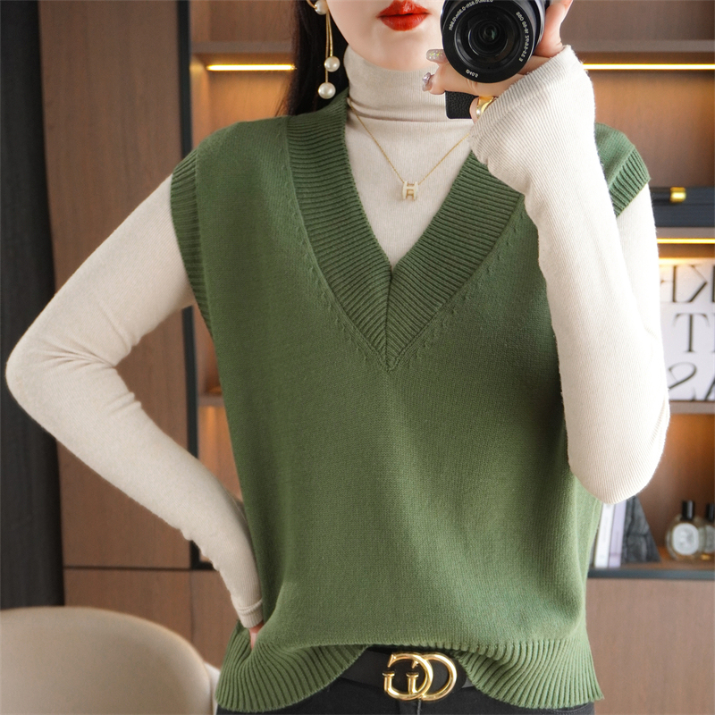 Pure Cotton Knitted Vest for Women, New Autumn and Winter Style, Suitable for Outerwear or Layering, Short Solid Color V-Neck Sleeveless Sweater Vest