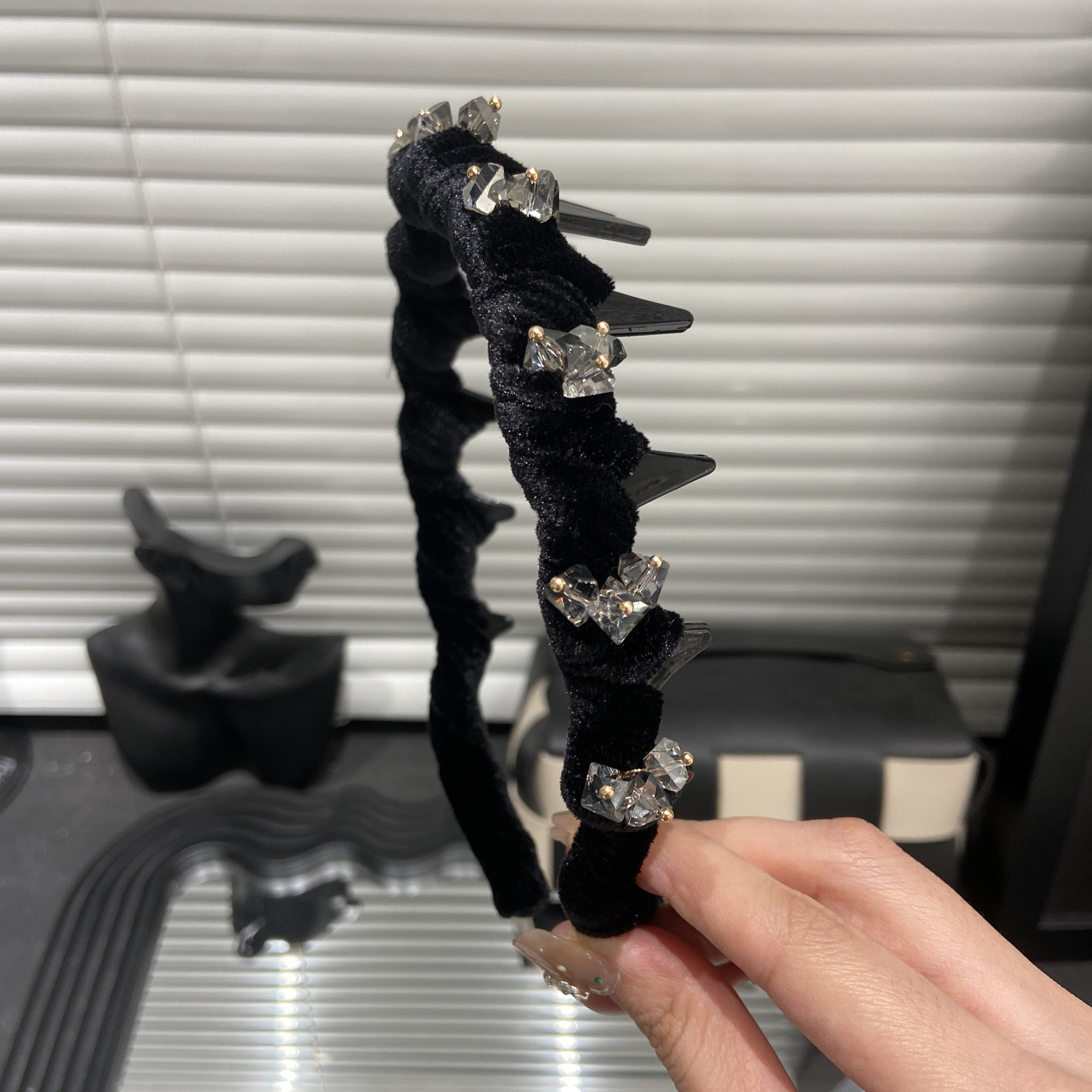 E3947 編み込み波状ヘッドバンド、甘く、軽く、豪華で、くっつかず、ふわふわでエレガント、歯付きコーム付き、滑り止めデザインのヘッドバンド