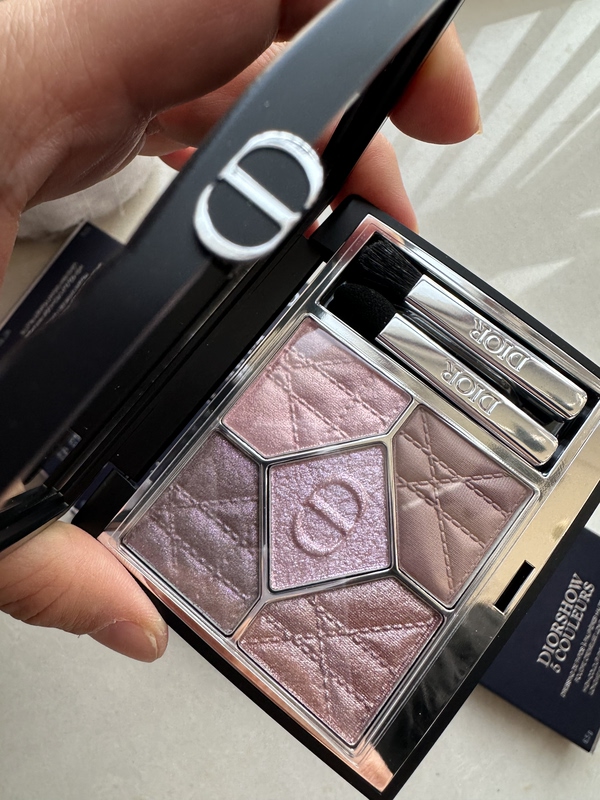 Dior in Stock Leather Eyeshadow Palette 855 563 Little Daisy Highlight Dior in Stock Leather Eyeshadow Palette 855 563 Little Daisy Highlight
