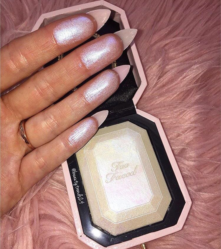 Điểm quá đối mặt với Kim cương Highlighter Kim cương nổi bật Shell Magic Color Chính hãng bắt sáng mac