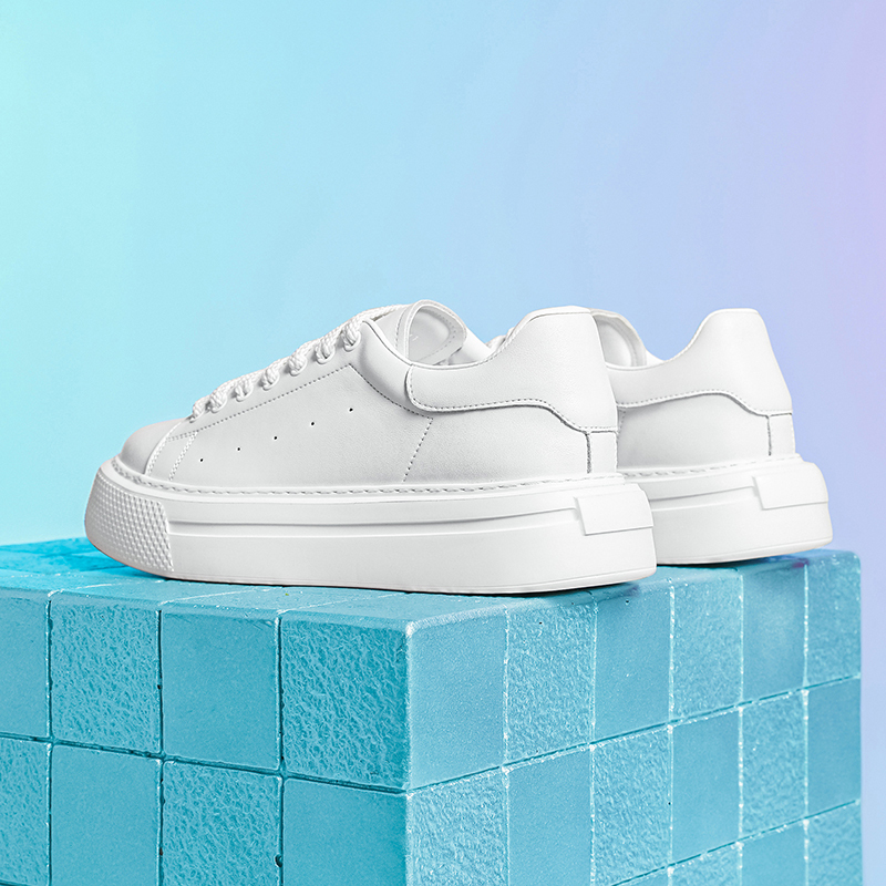 2026 New Summer Breathable Sneakers Men's Thick-Soled White Casual Shoes Genuine Leather Versatile Sports Shoes