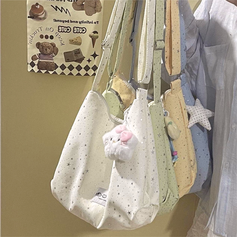 Niche Design Large-Capacity Dumpling Bag for Girls, Versatile Student Commuter Shoulder Bag, Lightweight Crossbody Bag for Shopping and Travel