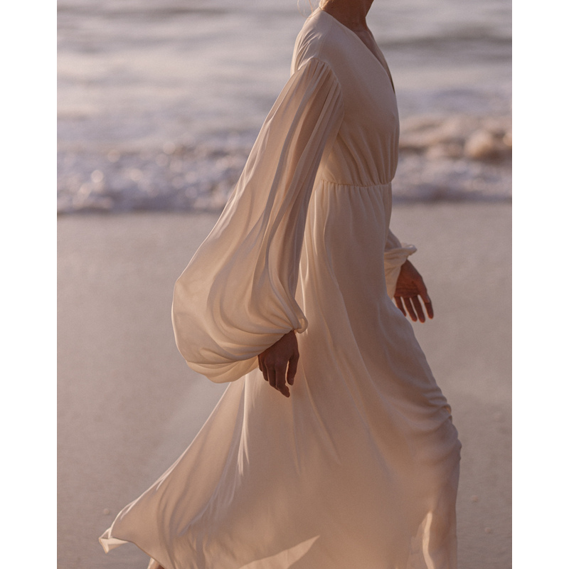 Sanya Seaside Vacation Beach Long Dress, Loose and Slimming, Fashionable V-Neck Lantern Sleeves, White Flowing Slit Dress