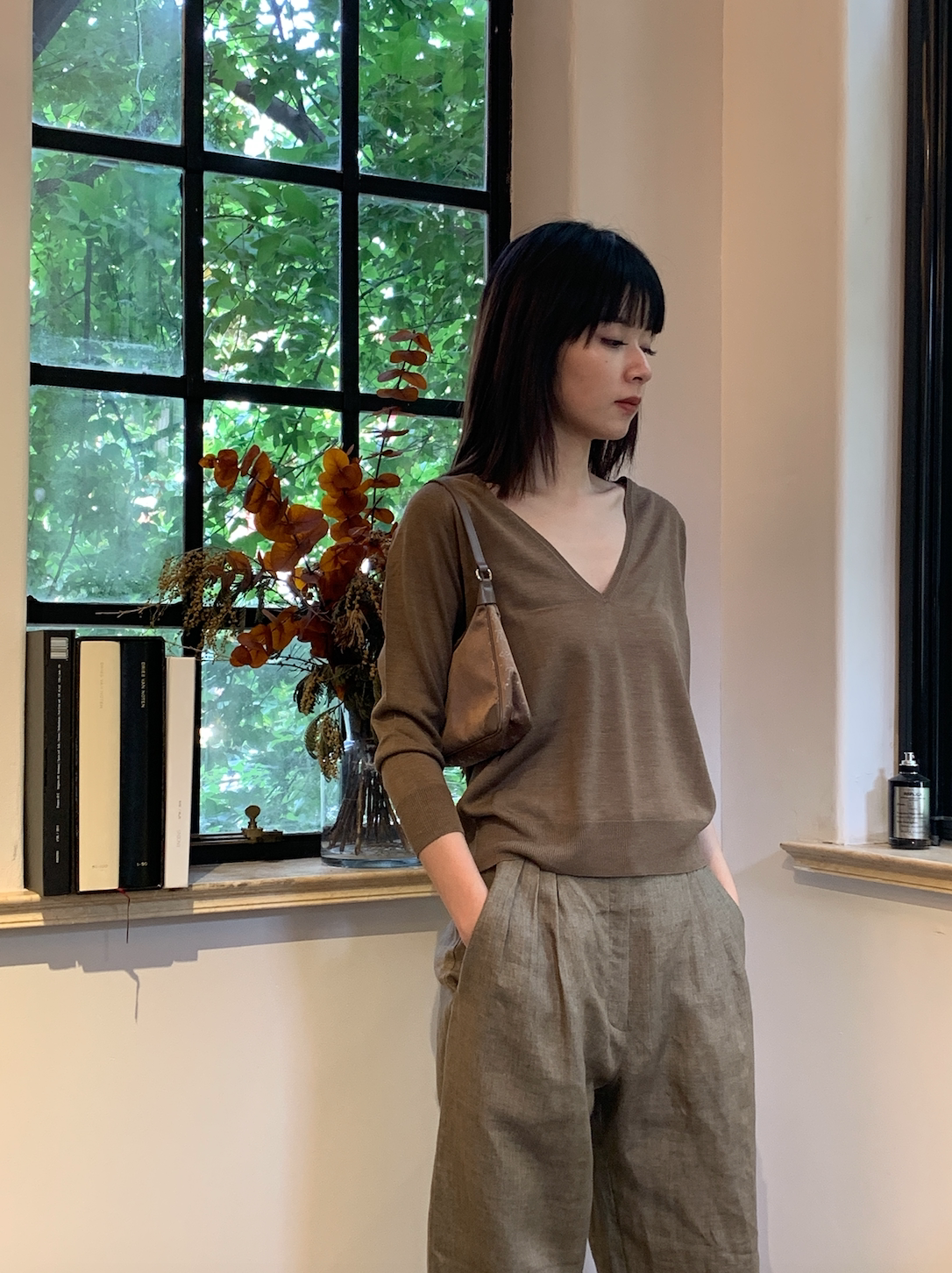 Cha Official ) Cortana PALA Silk V-Neck Knit Sweater