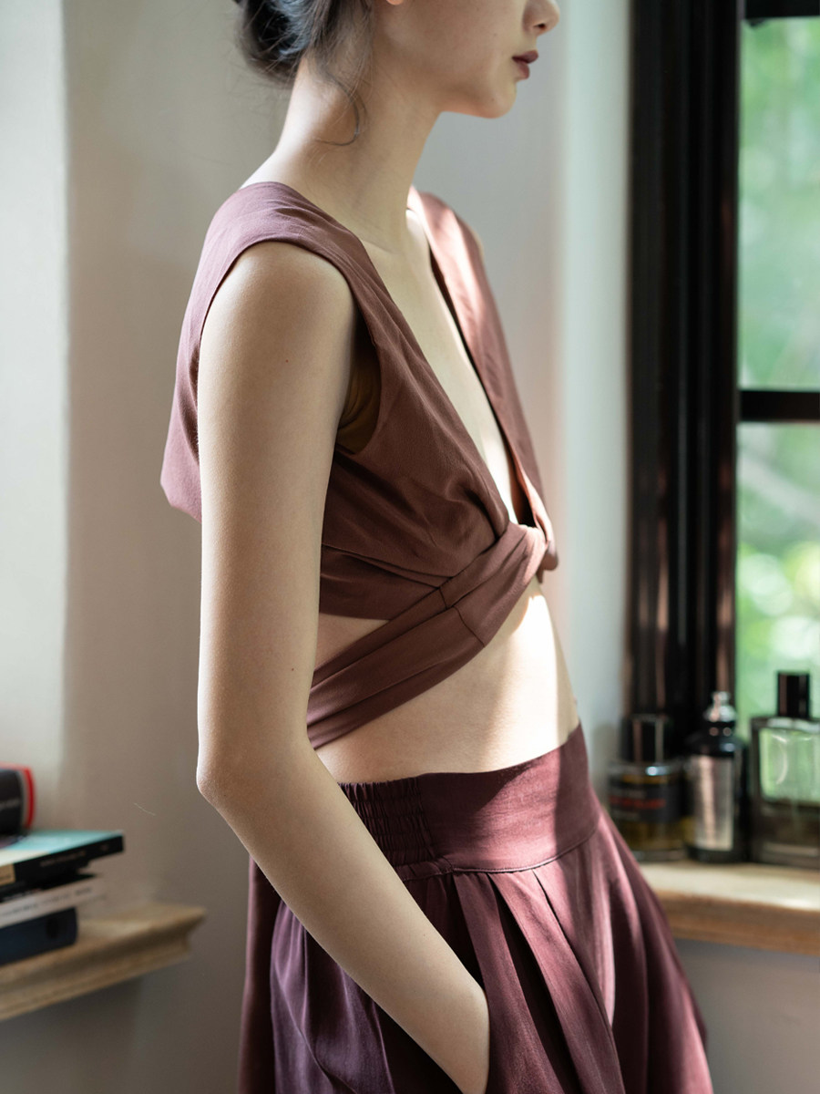 20% Off Cha Official ) Cortana TUNEZ Burgundy Silk Top