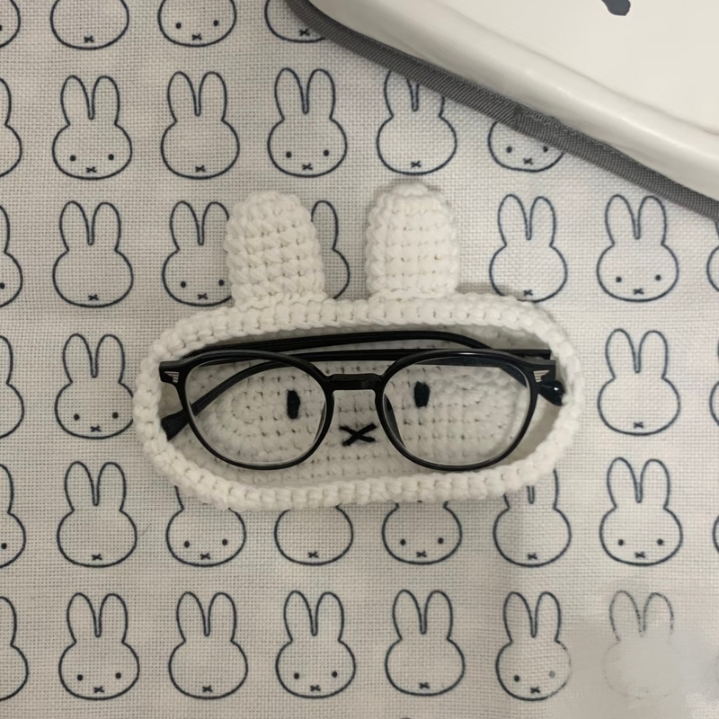 Finished Handmade Crocheted Miffy Rabbit Glasses Case Storage Box, Yarn Knitted Teddy Bear Glasses Tray, Gift for Best Friend Finished Handmade Crocheted Miffy Rabbit Glasses Case Storage Box, Yarn Knitted Teddy Bear Glasses Tray, Gift for Best Friend