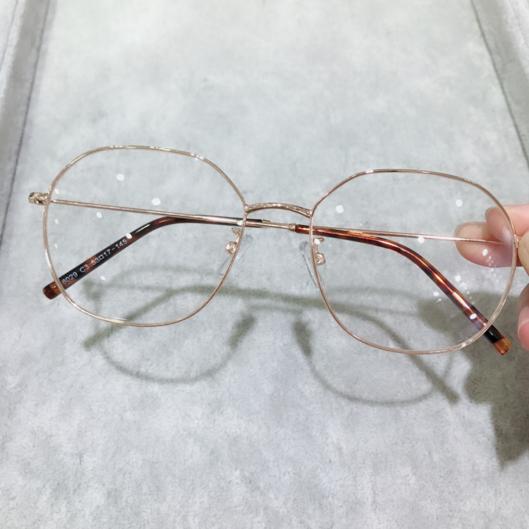 Kính đa giác siêu nhẹ gọng kính lớn cho nam và nữ thủy triều Phiên bản Hàn Quốc của kính gọng mỏng viền vàng retro kính gentle monster south side