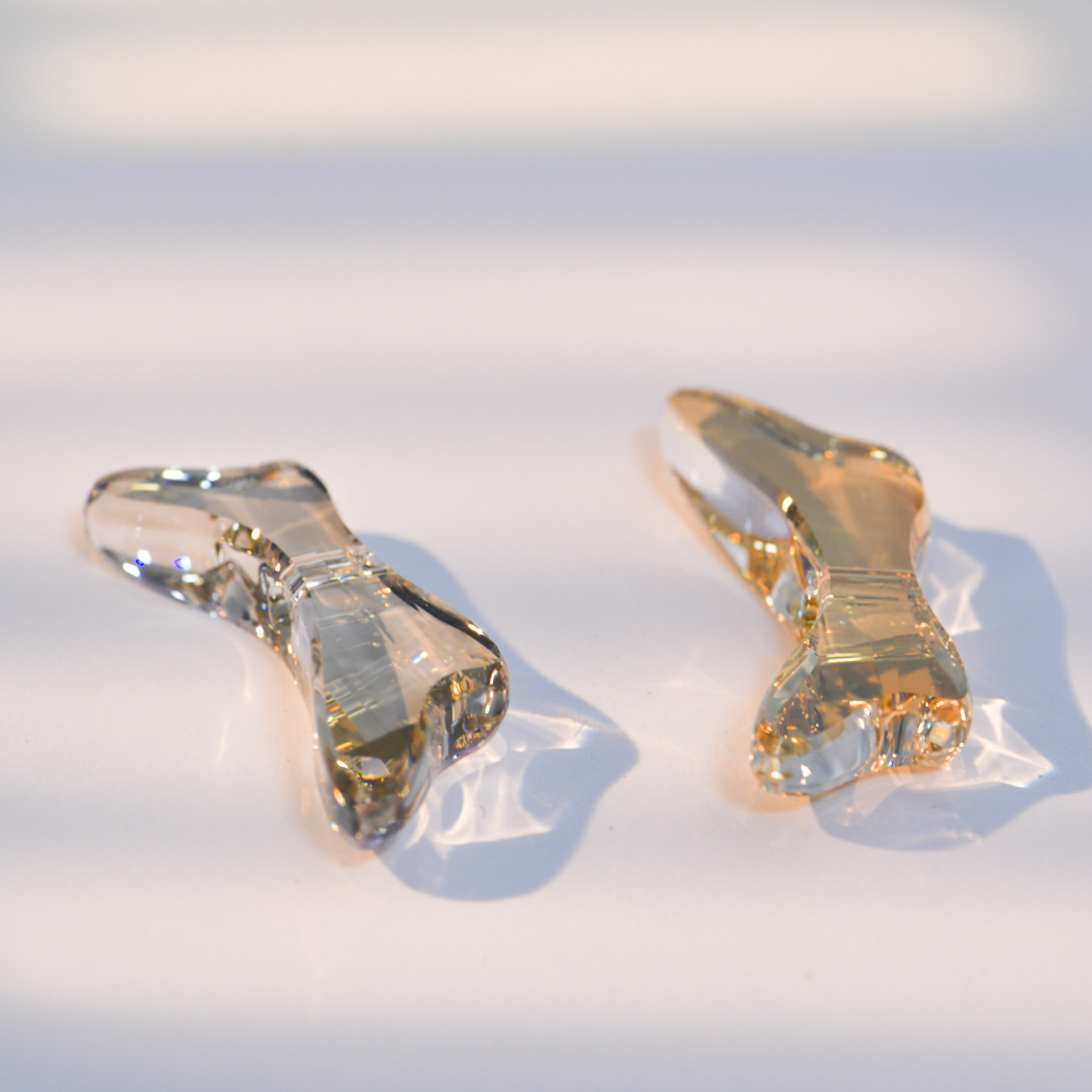 Shunfeng Spot Imports Shengshan Transparent Austrian Crystal 6905 Abstract Butterfly Bow 45mm jewelry diy accessories