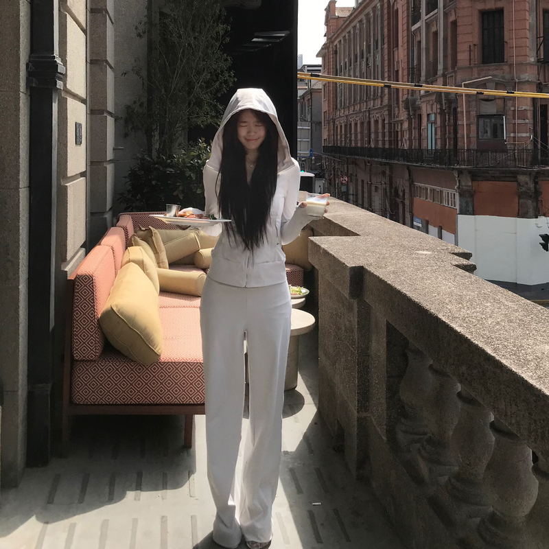 【Self-Discipline Aesthetics】Yin Qianjin Upf50 Skin-Friendly Double-Sided Sun Protection Quick-Drying Yoga Clothing Slimming Set Z256155