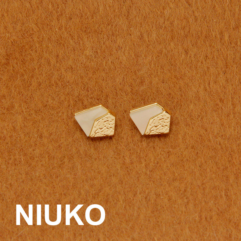 NIUKO irregular upscale metal shirt button with small button for small buttons Designer Clothing Accessories Golden Buckle Kini
