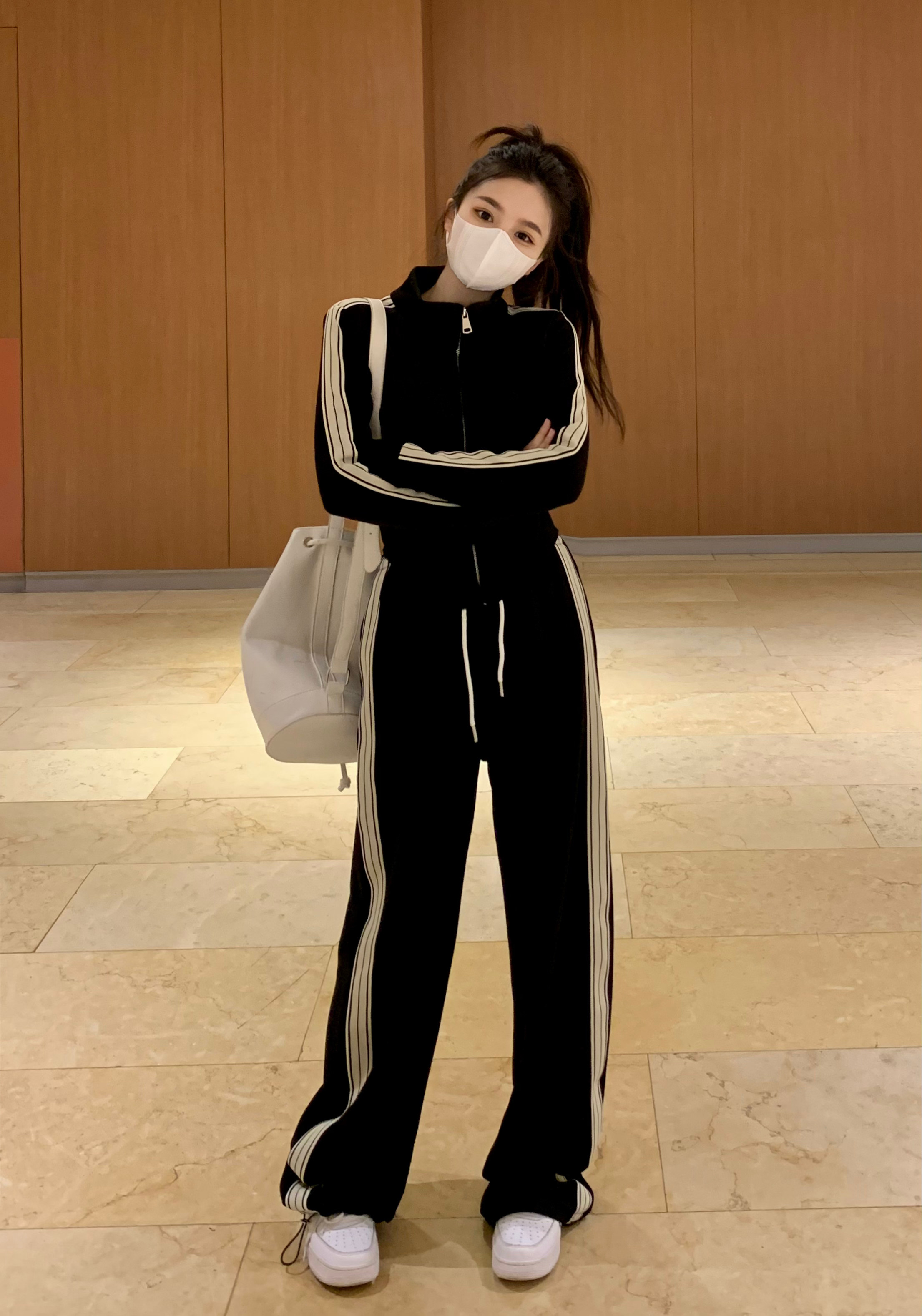 Стильные костюмы 大码休闲运动套装女秋季2025新款黑色显瘦外套高腰显瘦长裤两件套