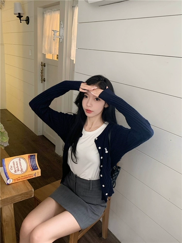 Трикотажный весенний кардиган, весенняя куртка, лонгслив, свитер, большой размер, тренд сезона, с вышивкой, V-образный вырез