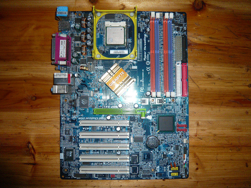 Gigabyte 865G motherboard GA-8IG1000-G5 PCI slots New ultra-stable board requires inquiry