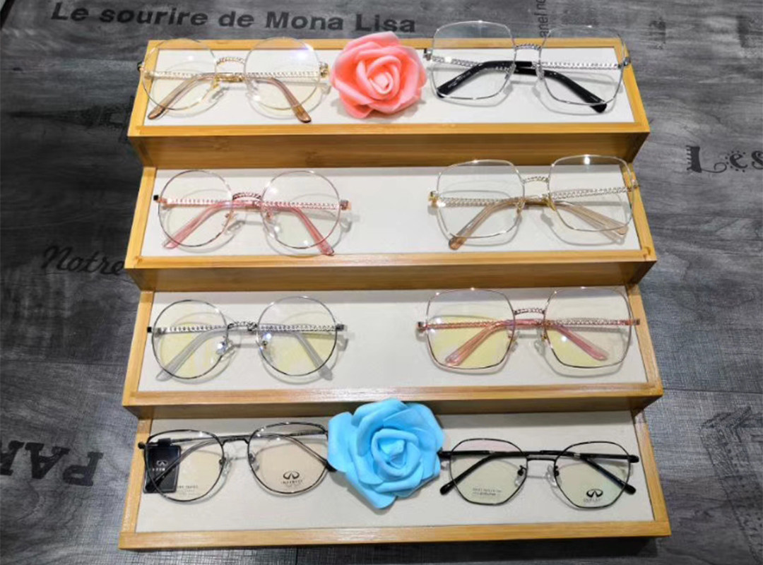 Bamboo retro glasses display props bamboo wood sunglasses display stand myopia mirror placement pad cloth cushion tide