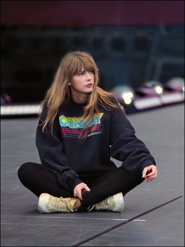 【Taylor Swift Style】Conway Studios Sweatshirt Eras Tour Rehearsal Fall/Winter Taylor Merchandise
