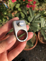 Titanium alloy TC21 quick press no frame ring ring flat leather finger tiger slingshot free lettering can pass security