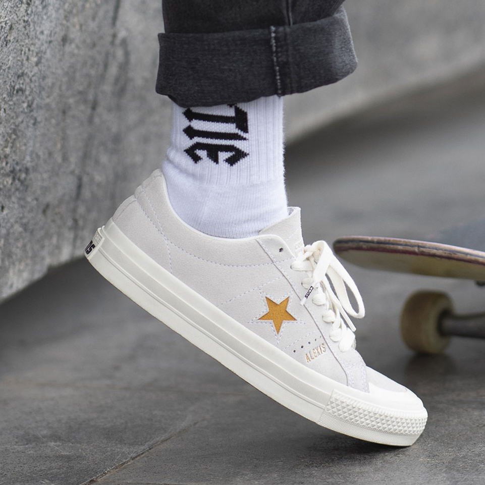 converse one star pro alexis sablone