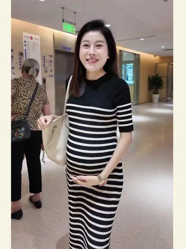 Knitted Dress 2025 New Style Women's Summer Color-Blocking Slim-Fit Round Neck Striped Short-Sleeve Long Niche Dress Knitted Dress 2025 New Style Women's Summer Color-Blocking Slim-Fit Round Neck Striped Short-Sleeve Long Niche Dress