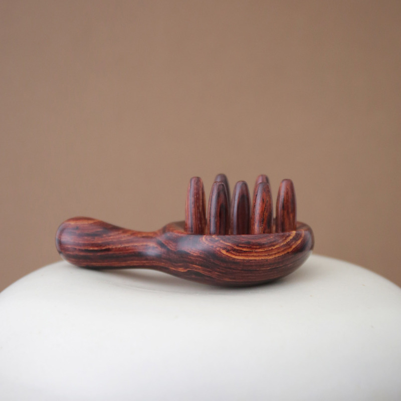 Yihua Kun Micro-Embossed Yellow Sandalwood Portable Massage Wooden Comb | A Handshake