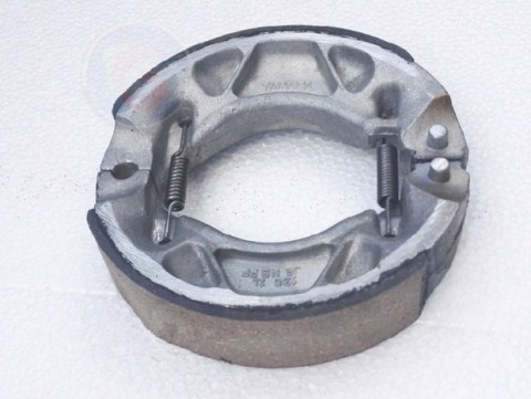 Áp dụng Yamaha Majest 125 Pony YP125 Châu Âu Overlord ZF125T-7 Má phanh sau - Pad phanh đĩa xe sirius