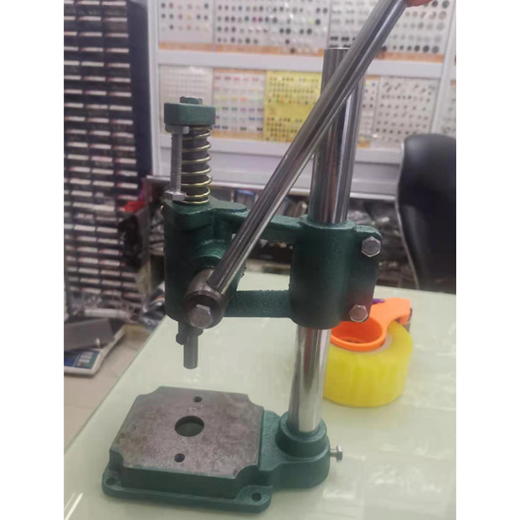 ChopperManual Buckle MachineBag Buckle MachinePunching Machine Buckle Presser Nail Buckle Machine Hand Beer Machine Chopper Red Press
