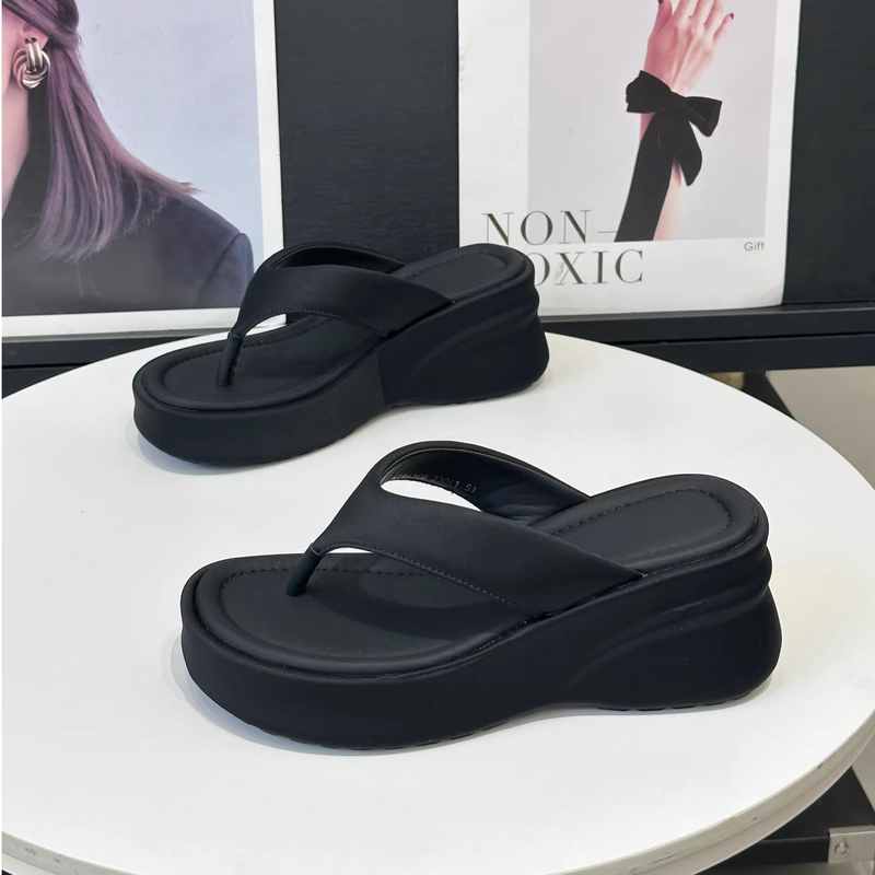 Korean Style Retro Leopard Print Thick-Soled Sandals for Women, Summer Outdoor Wear, 2026 New Model, 6cm Wedge Heel Beach Flip-Flops