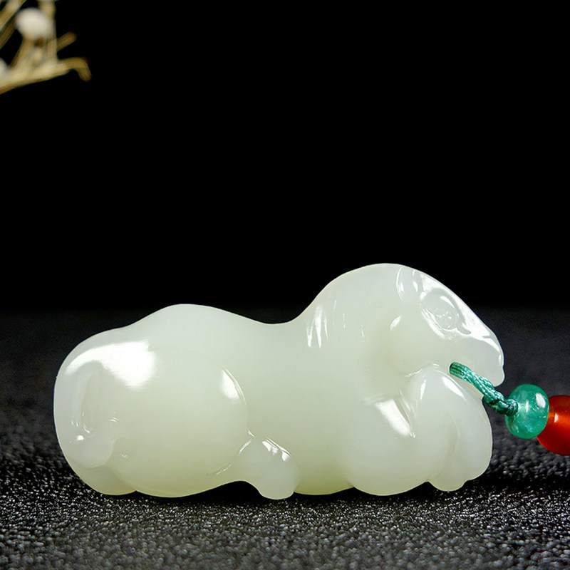 Xinjiang and Tian Baiyu a horse when first pendant horse to be successful jade pendant raw Xiao Ma pendant 21 44 gr