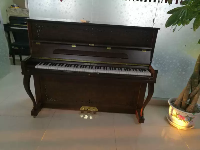 Cho thuê và bán đàn piano tại nhà Vương quốc Anh Williamsberg thẳng đứng ăn mừng piano grand piano Yingchang mới 90% - dương cầm