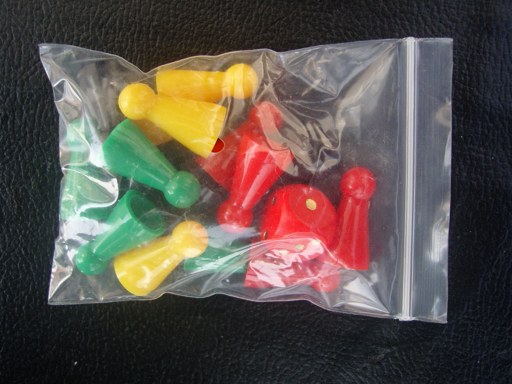 Multi-function flight chess bag with cute little chess games accessories plastic hollow soldiers pieces