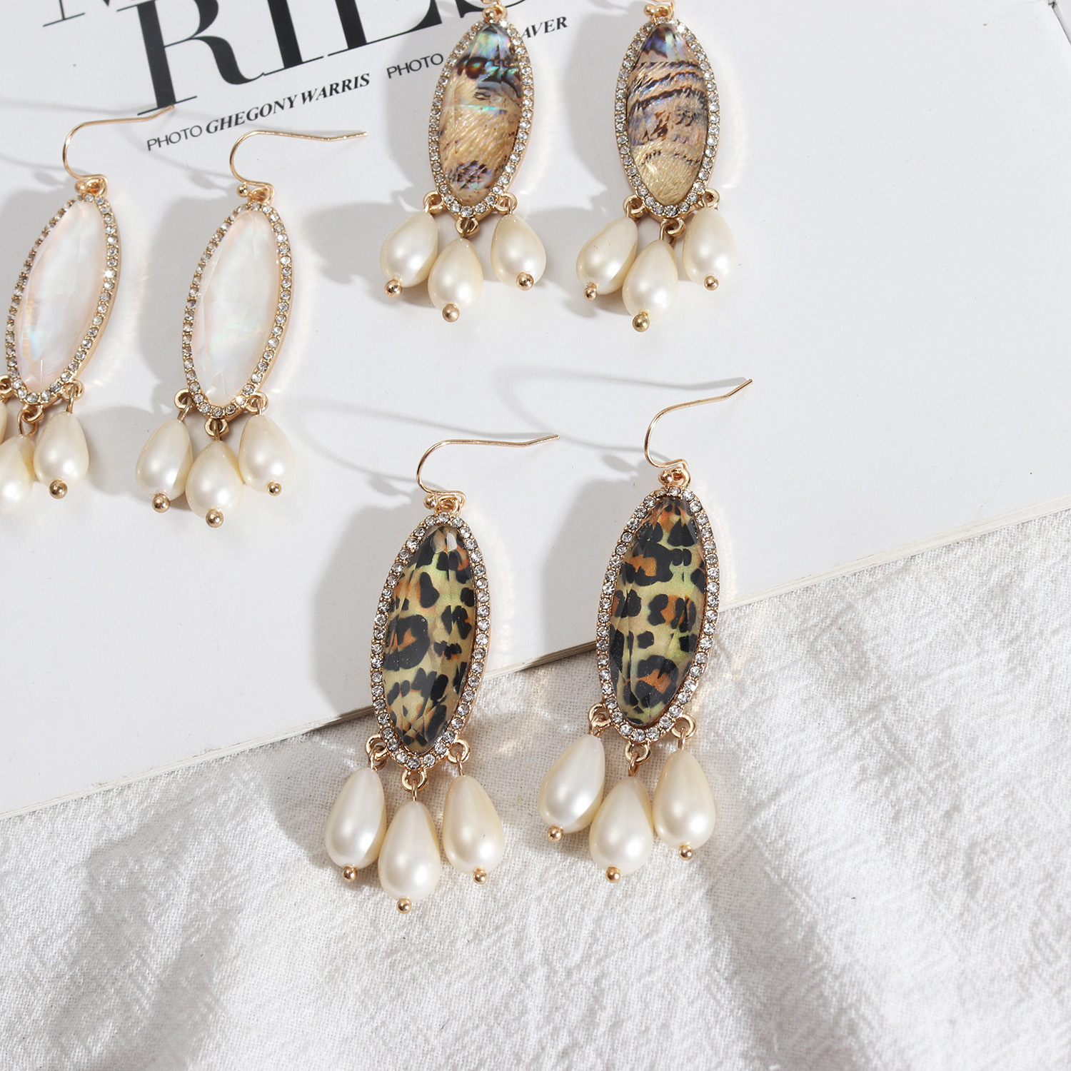 1 Pair Casual Water Droplets Leopard Alloy Pearl Plating Inlay Rhinestones Shell Women's Drop Earrings display picture 2