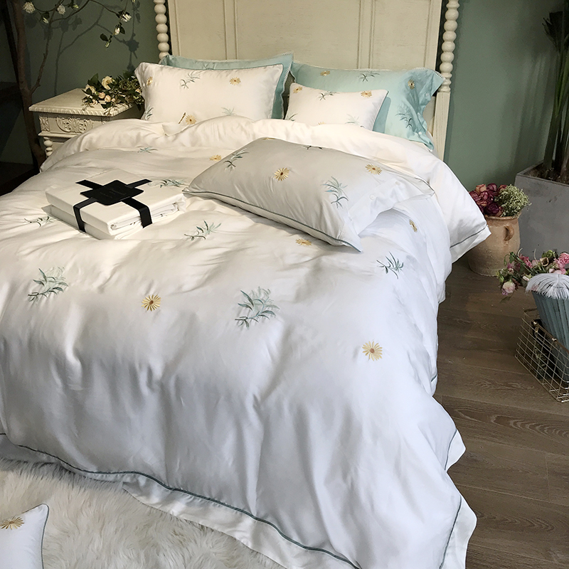 High-end imports! Beautiful embroidery! 80 Austrian lansing double-sided sky silk four-piece sets are set silky cool